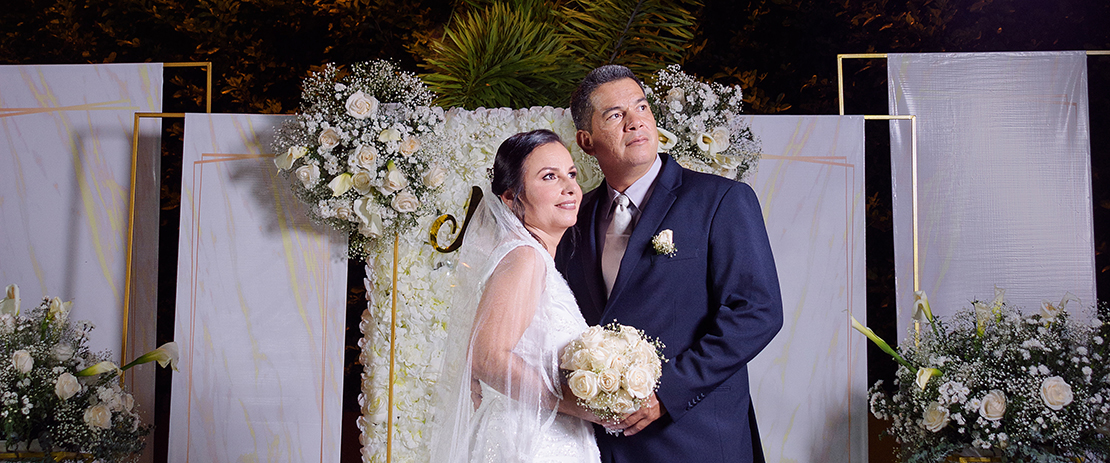La boda de Manuel y Lorena: una celebración del amor y la familia.