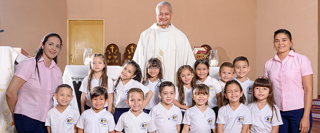 La Promoción XXXVI del Preescolar El Principito Celebra su Misa de Grado